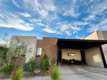 Venta - Casa de una planta en Cárdeno Residencial