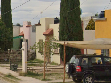 CASA EN VENTA EN JUAN PABLO II, CUENCAME