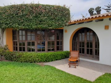 VENDO Preciosa Casa de Campo entre Lurín y Pachacamac 1000mts.  c/ Piscina y Jardines.