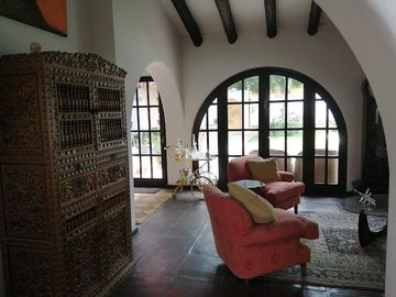 VENDO Preciosa Casa de Campo entre Lurín y Pachacamac 1000mts.  c/ Piscina y Jardines.