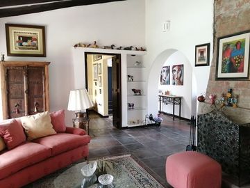 VENDO Preciosa Casa de Campo entre Lurín y Pachacamac 1000mts.  c/ Piscina y Jardines.