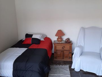 VENDO Preciosa Casa de Campo entre Lurín y Pachacamac 1000mts.  c/ Piscina y Jardines.