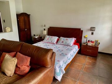 VENDO Preciosa Casa de Campo entre Lurín y Pachacamac 1000mts.  c/ Piscina y Jardines.