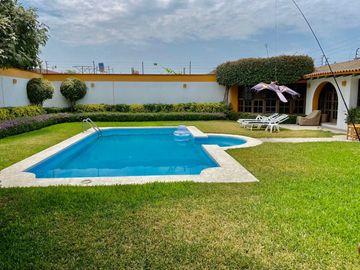 VENDO Preciosa Casa de Campo entre Lurín y Pachacamac 1000mts.  c/ Piscina y Jardines.