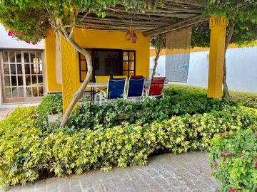 VENDO Preciosa Casa de Campo entre Lurín y Pachacamac 1000mts.  c/ Piscina y Jardines.