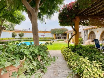 VENDO Preciosa Casa de Campo entre Lurín y Pachacamac 1000mts.  c/ Piscina y Jardines.