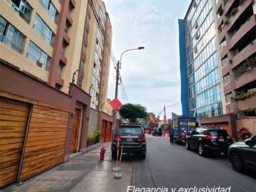 DEPARTAMENTO DÚPLEX EN VENTA 1101 M2 CALLE EL BOULEVARD - SANTIAGO DE SURCO