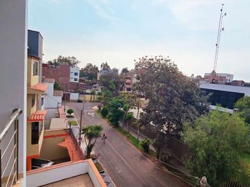 DEPARTAMENTO 4TO PISO EN VENTA 105 M2 URB. MAYORAZGO – ATE