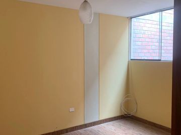 Alquiler Departamento En Segundo Piso - Urb. Villareal