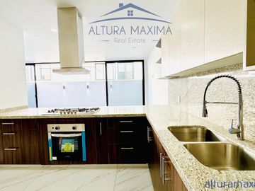 Casa Nueva en Venta Solares Coto Azent Zona Real Zapopan