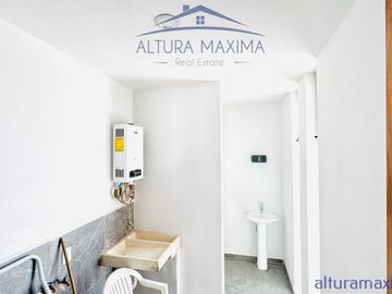 Casa Nueva en Venta Solares Coto Azent Zona Real Zapopan