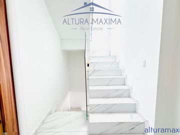 Casa Nueva en Venta Solares Coto Azent Zona Real Zapopan