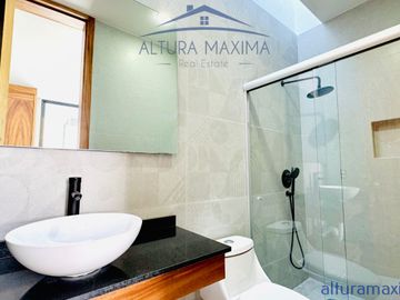 Casa Nueva en Venta Solares Coto Azent Zona Real Zapopan