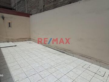 Se Vende Casa Como Terreno !!!!!! Oportunidad Única De Inversión En San Juan De Miraflores!!!!!!