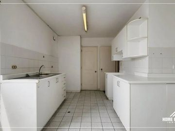 VENTA AMPLIO DEPARTAMENTO EN MIRAFLORES CON VISTA AL MAR!