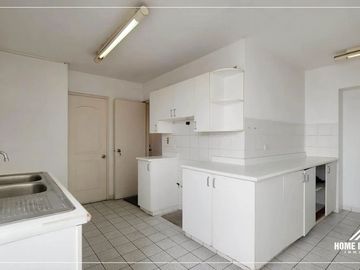VENTA AMPLIO DEPARTAMENTO EN MIRAFLORES CON VISTA AL MAR!