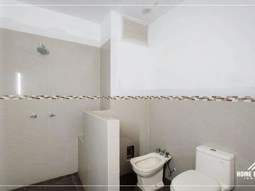 VENTA AMPLIO DEPARTAMENTO EN MIRAFLORES CON VISTA AL MAR!