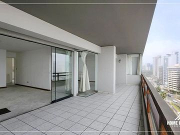 VENTA AMPLIO DEPARTAMENTO EN MIRAFLORES CON VISTA AL MAR!