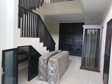 Dijual Rumah Semi Furnished Perumahan Surya Citra Residence Tropodo Sidoarjo