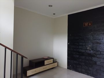 Dijual Rumah Semi Furnished Perumahan Surya Citra Residence Tropodo Sidoarjo