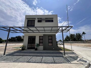 DANARRA SOUTH 5 BEDROOMS SINGLE DETACHED WITH 2 PARKING