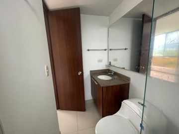 VENTA DE APARTAMENTO EN VALLE DEL LILI PISO 10, CONJUNTO RESIDENCIAL VENETTO.