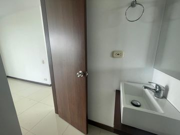 VENTA DE APARTAMENTO EN VALLE DEL LILI PISO 10, CONJUNTO RESIDENCIAL VENETTO.
