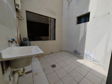 Venta De Departamento En Primer Piso Con Estacionamiento