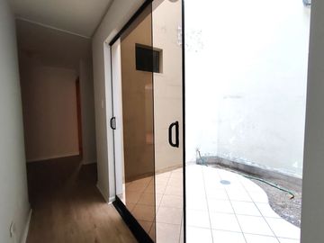 Venta De Departamento En Primer Piso Con Estacionamiento