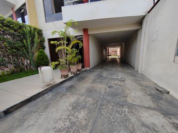 Venta De Departamento En Primer Piso Con Estacionamiento