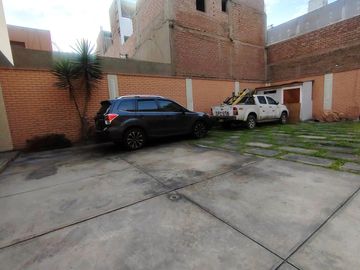 Venta De Departamento En Primer Piso Con Estacionamiento