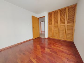 Venta De Departamento En Primer Piso Con Estacionamiento