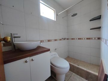 Venta De Departamento En Primer Piso Con Estacionamiento