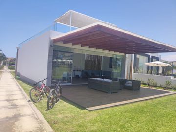 ¡Se Vende Hermosa Casa De Playa En El Exclusivo Condominio Playa Coral! 🌊