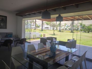 ¡Se Vende Hermosa Casa De Playa En El Exclusivo Condominio Playa Coral! 🌊