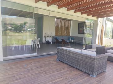 ¡Se Vende Hermosa Casa De Playa En El Exclusivo Condominio Playa Coral! 🌊