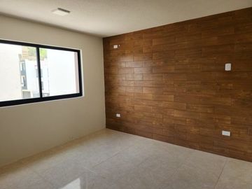 Nueva, 3 recamaras, cochera para 2 autos, en Fracc Privado