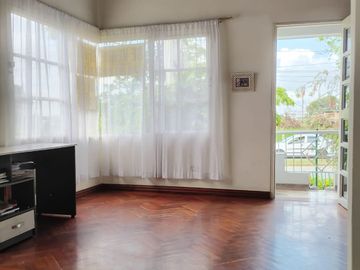 Se vende casa ubicada en Calarcá́ vía al jardín botánico en elegante conjunto cerrado.