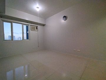 Blue Residences, 21.58 sqm, studio semi furnished unit P3.1M only for sale