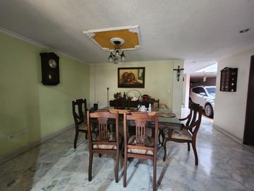 VENDO CASA EN EL INGENIO III