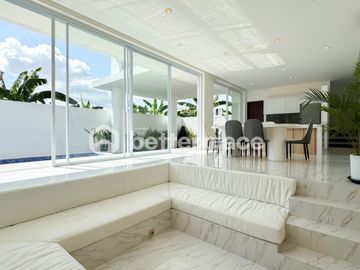 Spacious 4 Bedroom Villa in Kerobokan, Modern Comfort & Prime Location
