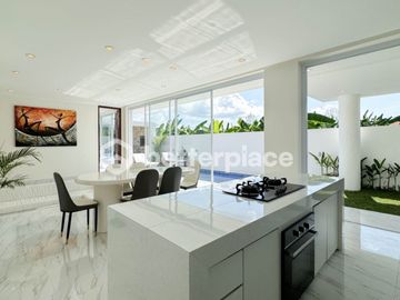 Spacious 4 Bedroom Villa in Kerobokan, Modern Comfort & Prime Location