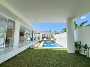Spacious 4 Bedroom Villa in Kerobokan, Modern Comfort & Prime Location