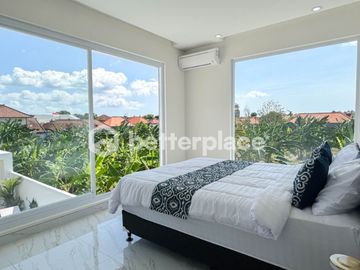Spacious 4 Bedroom Villa in Kerobokan, Modern Comfort & Prime Location
