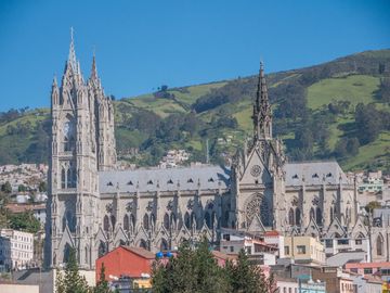 ¡OPORTUNIDAD ÚNICA! PROPIEDAD PATRIMONIAL EN EL CENTRO NORTE DE QUITO