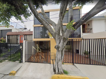 Casa en Cd. Satélite, Naucalpan, Estado de México