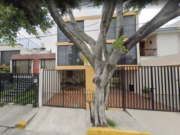 Casa en Cd. Satélite, Naucalpan, Estado de México