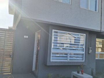 En venta linda casa en condominio Padre Hurtado