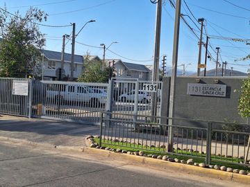 En venta linda casa en condominio Padre Hurtado