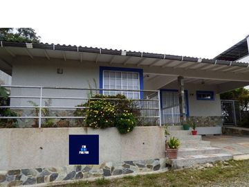 Se Vende o Permuta Casa en Conjunto Cerrado – Los Pomos, Norte de Armenia